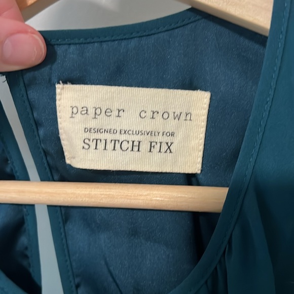 Paper crown green dress - Picture 5 of 6